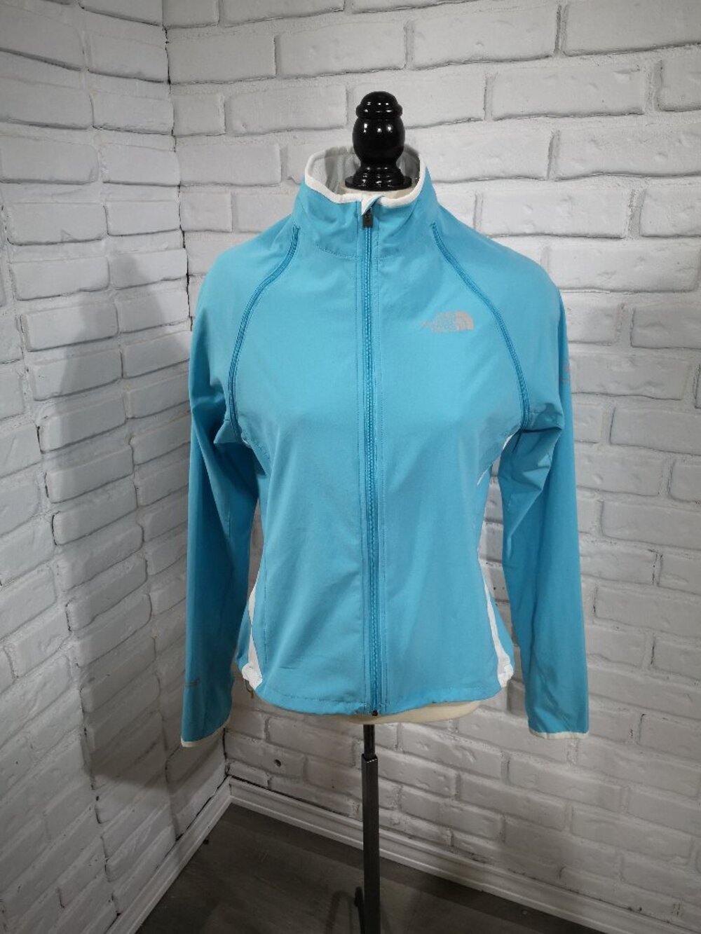 The North Face Ladies Size Large Turquoise Removable Sleeves Full Zip Jacket